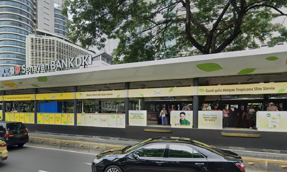 Platform Screen Door di Senayan Bank DKI